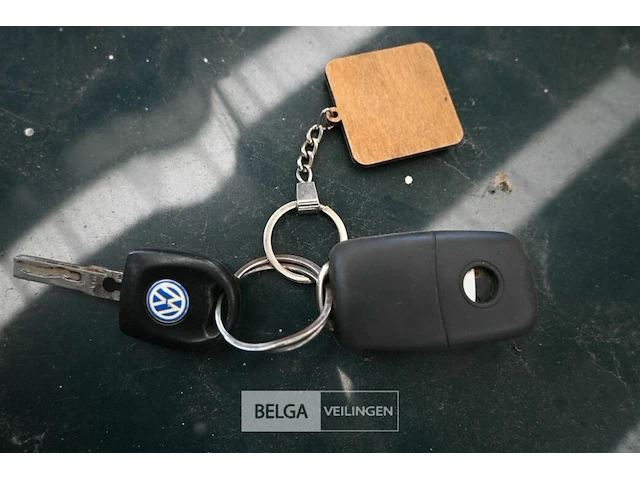 Personenautp vw passat - afbeelding 7 van  9
