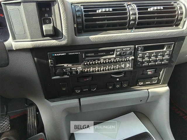 Personenwagen bmw 525i oldtimer 1991 papieren en sleutel oké 120688 km automatische versnellingsbak - afbeelding 4 van  17