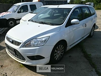 Personenwagen ford focus break-batterij plat