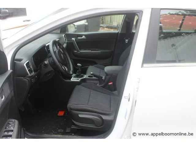 Personenwagen kia sportage,diesel/hybride, 1598cm³,100kw,1e inschr 13/5/21,u5ypg812aml047828, 10111km, co²-uitstoot ng, euro6, spaans registreringsattest, gelijkvormigheidsattest, keuring na, 2sleutels - afbeelding 8 van  15