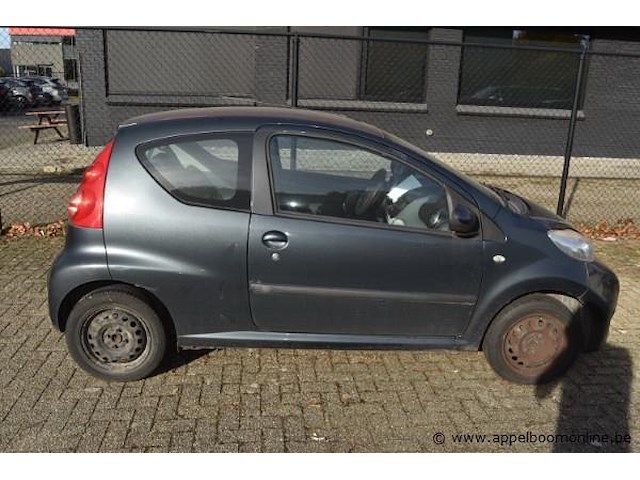 Personenwagen peugeot 107, datum eerste insch ngk, zonder sleutels, zonder papieren - afbeelding 5 van  10