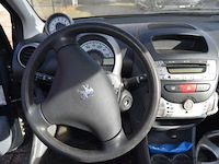 Personenwagen peugeot 107, datum eerste insch ngk, zonder sleutels, zonder papieren - afbeelding 10 van  10