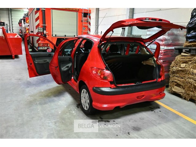 Personenwagen peugeot 206 - afbeelding 11 van  16