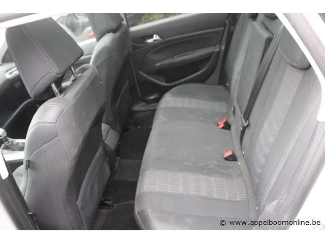 Personenwagen peugeot 308, diesel, 1499cm³, 96kw, 1e inschr 22/08/2018, vf3lcyhzpjs037185, 87817km, co²-uitstoot ng, euro6d-temp-ev, kenteken i+ii, gelijkvormigheidsattest, keuring tot 22/08/2025, 2 sleutels - afbeelding 2 van  13
