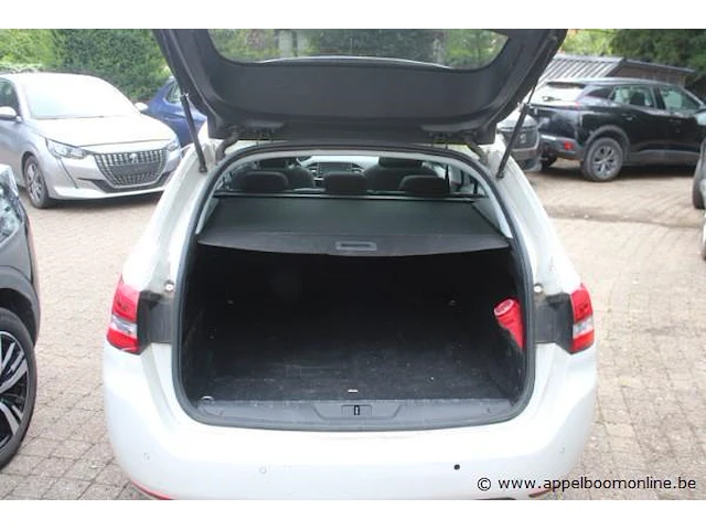 Personenwagen peugeot 308, diesel, 1499cm³, 96kw, 1e inschr 22/08/2018, vf3lcyhzpjs037185, 87817km, co²-uitstoot ng, euro6d-temp-ev, kenteken i+ii, gelijkvormigheidsattest, keuring tot 22/08/2025, 2 sleutels - afbeelding 5 van  13