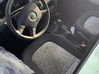 Personenwagen skoda, werking niet gekend, zonder boorddocumenten, zonder sleutels - afbeelding 3 van  4
