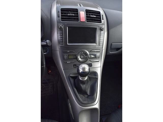 Personenwagen toyota auris (motor kapot)(defect)(sleutel, alle boorddocumenten) - afbeelding 3 van  33