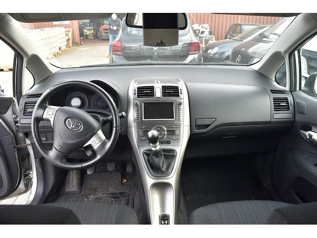 Personenwagen toyota auris (motor kapot)(defect)(sleutel, alle boorddocumenten) - afbeelding 31 van  33