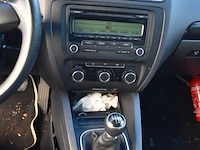 Personenwagen volkswagen jetta, type 16, variant aacffbx0, versie fm6fm62q025n7mgn1vr0, ch.nr. wvwzzz16zbm086090, bj.21.06.2011 (sleutel, boorddocumenten: geen inschrijvingsbewijs (roze formulier), gelijkvormigheidsattest) - afbeelding 2 van  30