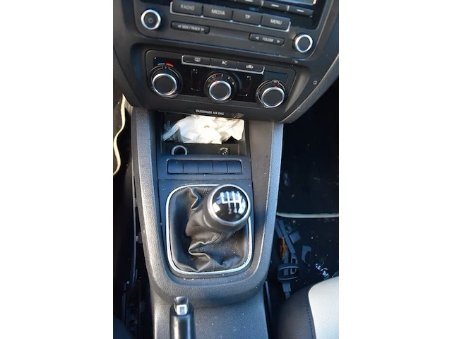 Personenwagen volkswagen jetta, type 16, variant aacffbx0, versie fm6fm62q025n7mgn1vr0, ch.nr. wvwzzz16zbm086090, bj.21.06.2011 (sleutel, boorddocumenten: geen inschrijvingsbewijs (roze formulier), gelijkvormigheidsattest) - afbeelding 3 van  30