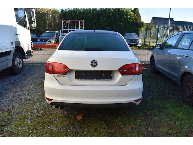Personenwagen volkswagen jetta, type 16, variant aacffbx0, versie fm6fm62q025n7mgn1vr0, ch.nr. wvwzzz16zbm086090, bj.21.06.2011 (sleutel, boorddocumenten: geen inschrijvingsbewijs (roze formulier), gelijkvormigheidsattest) - afbeelding 22 van  30