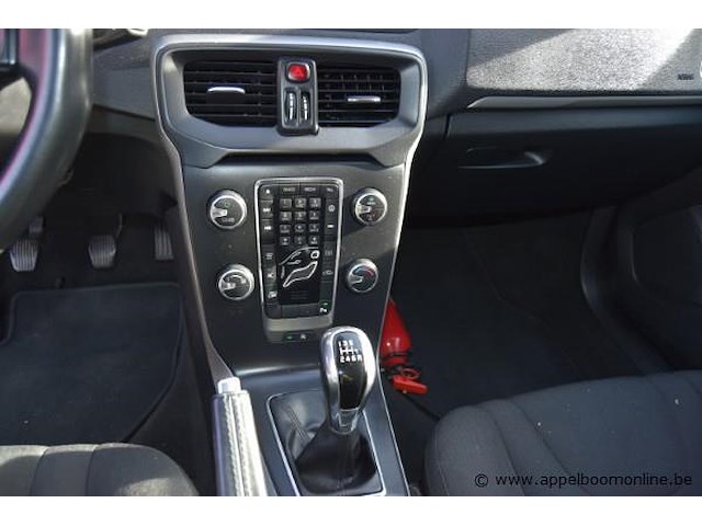 Personenwagen volvo, v40, datum eerste insch 08/11/2017, yv1mv7481j2466882, 1969cm³, 88kw, diesel, euro 6b, kilometerstand 194787km - afbeelding 5 van  17