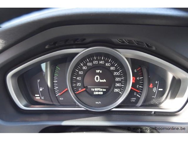 Personenwagen volvo, v40, datum eerste insch 09/10/2017, yv1mv7481j2461668, 1969cm³, 88kw, diesel, euro 6b, kilometerstand 225403km - afbeelding 3 van  16