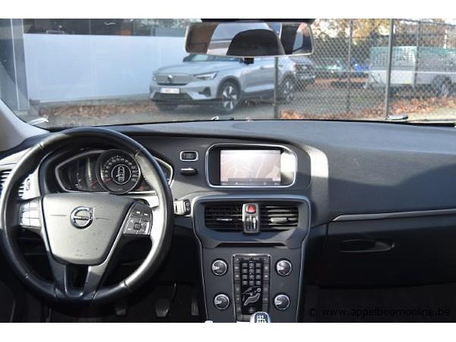 Personenwagen volvo, v40, datum eerste insch 09/10/2017, yv1mv7481j2461668, 1969cm³, 88kw, diesel, euro 6b, kilometerstand 225403km - afbeelding 4 van  16