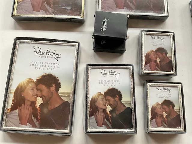 Peter hadley diverse verzilverde fotolijsten (19x) - afbeelding 6 van  11