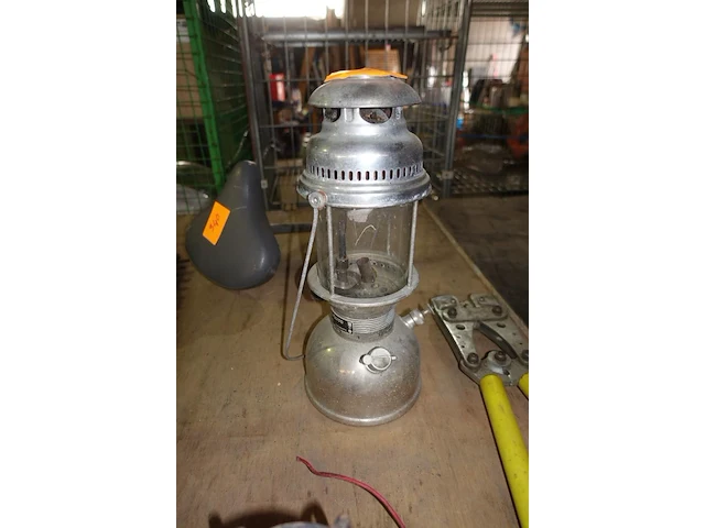 Petroleumlamp - afbeelding 1 van  1