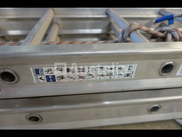 Petry sso 320 aluminium ladder met drievoudig element - afbeelding 3 van  9