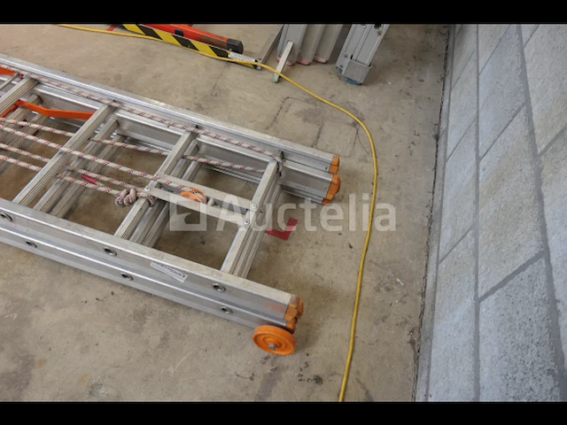 Petry sso 320 aluminium ladder met drievoudig element - afbeelding 7 van  9