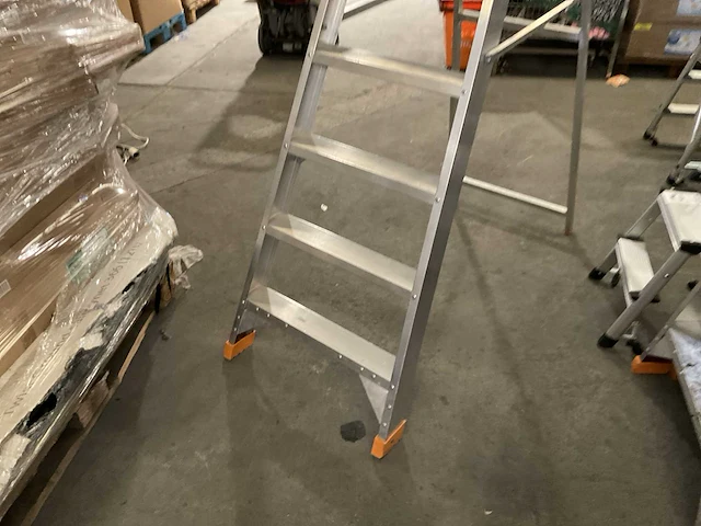 Petry tio 107 aluminium trapladder - afbeelding 2 van  5