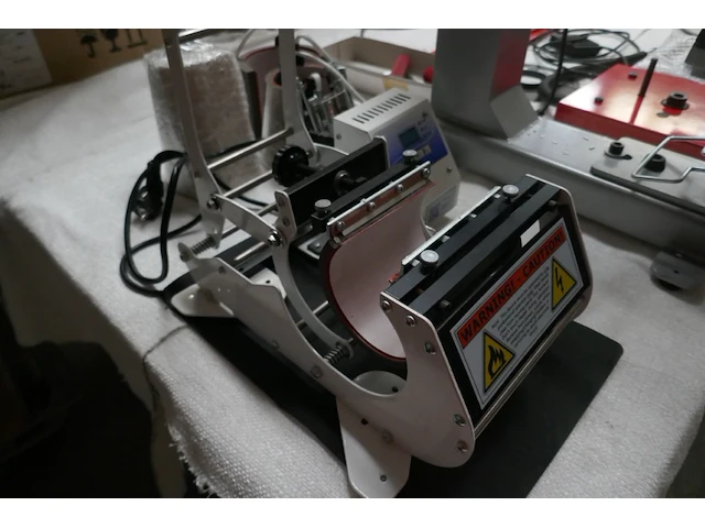 Pettenpres print equipment + tassenpres print - afbeelding 4 van  8
