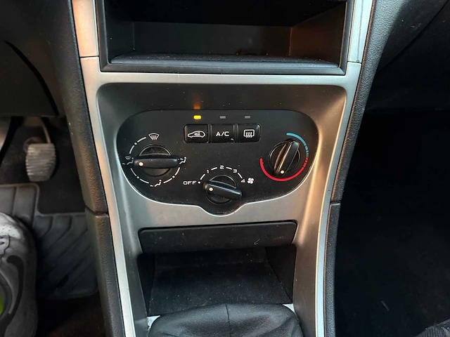 Peugeot - 2005 - 307 - personenauto - afbeelding 11 van  21