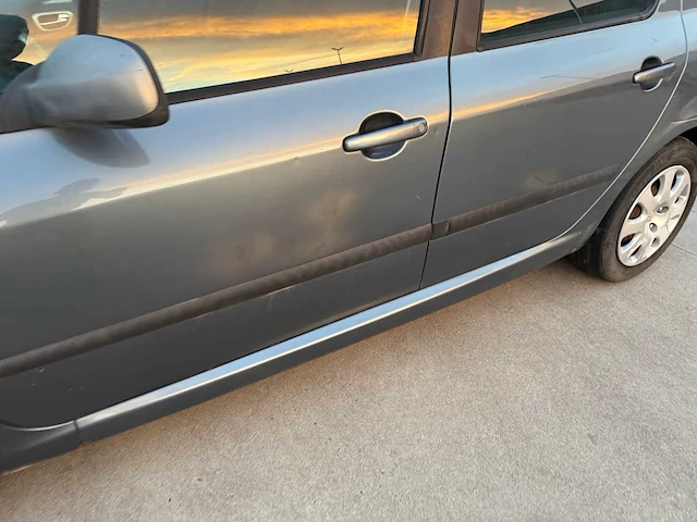 Peugeot - 2005 - 307 - personenauto - afbeelding 15 van  21