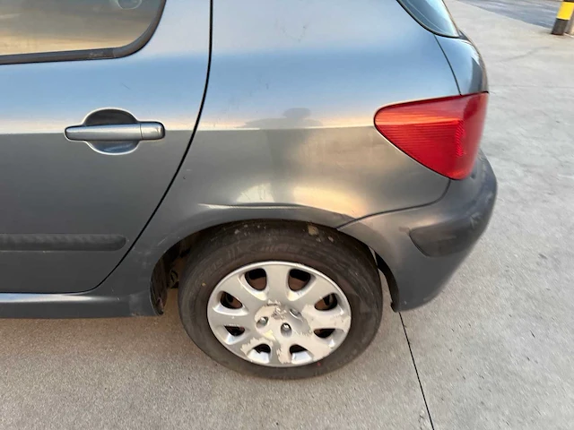 Peugeot - 2005 - 307 - personenauto - afbeelding 16 van  21