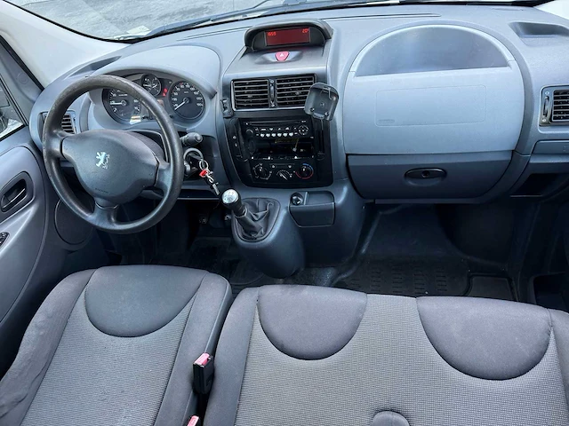Peugeot - 2008 - expert tepe - minibus - personenauto - afbeelding 16 van  24