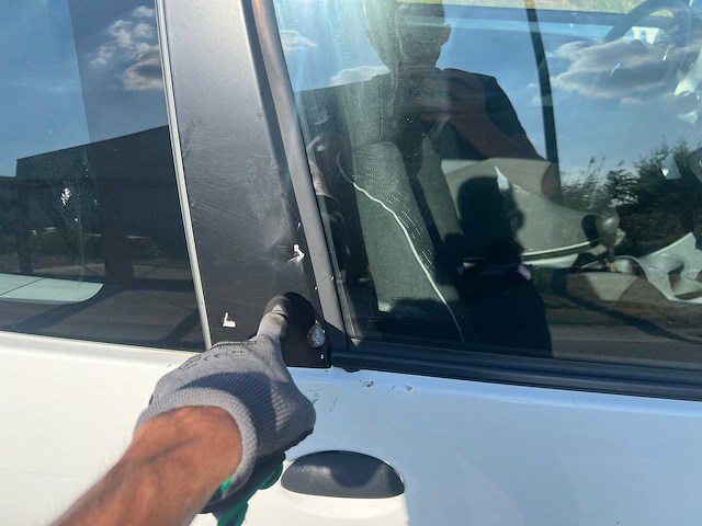 Peugeot - 2009 - 107 - personenauto - afbeelding 2 van  28