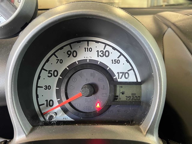 Peugeot - 2009 - 107 - personenauto - afbeelding 16 van  28