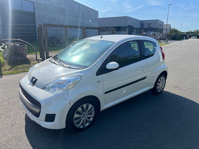 Peugeot - 2009 - 107 - personenauto - afbeelding 12 van  28