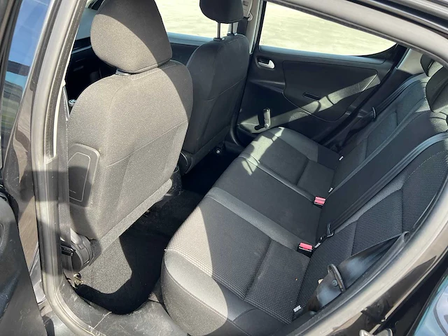 Peugeot - 2011 - 207 - personenauto - afbeelding 15 van  31