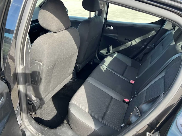 Peugeot - 2011 - 207 - personenauto - afbeelding 16 van  31