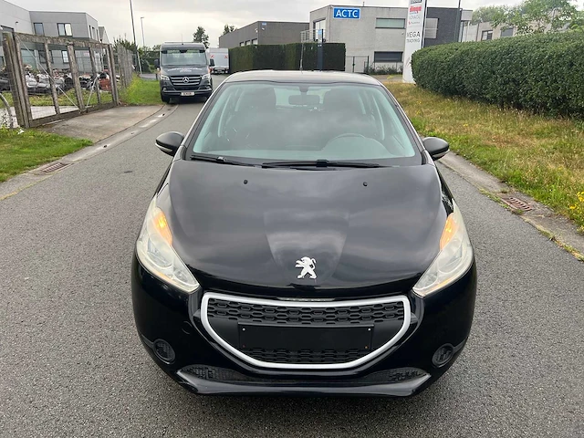 Peugeot - 2013 - 208 - personenauto - afbeelding 20 van  24
