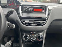 Peugeot - 2013 - 208 - personenauto - afbeelding 17 van  24