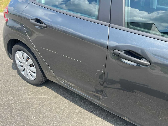 Peugeot - 2014 - 208 - personenauto - afbeelding 2 van  27