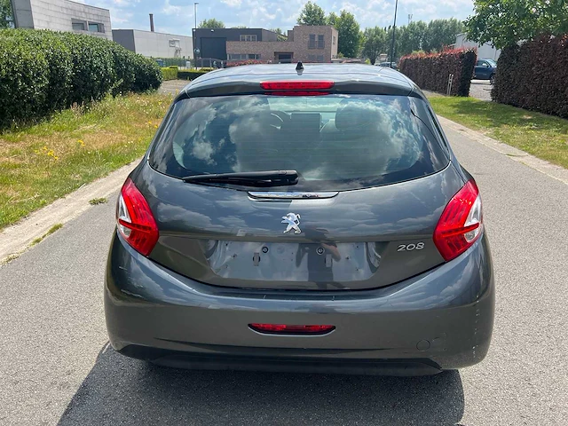 Peugeot - 2014 - 208 - personenauto - afbeelding 8 van  27