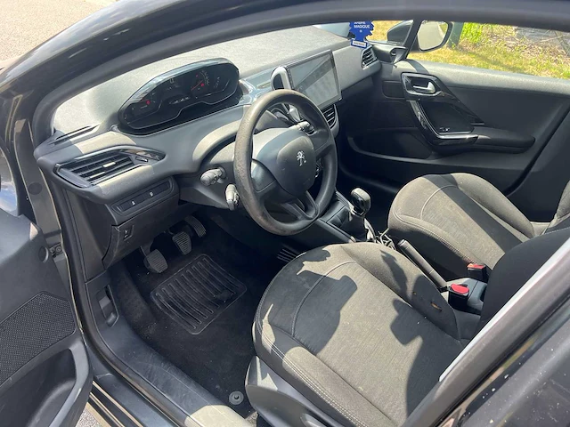 Peugeot - 2014 - 208 - personenauto - afbeelding 15 van  27