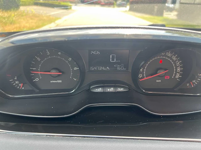 Peugeot - 2014 - 208 - personenauto - afbeelding 16 van  27