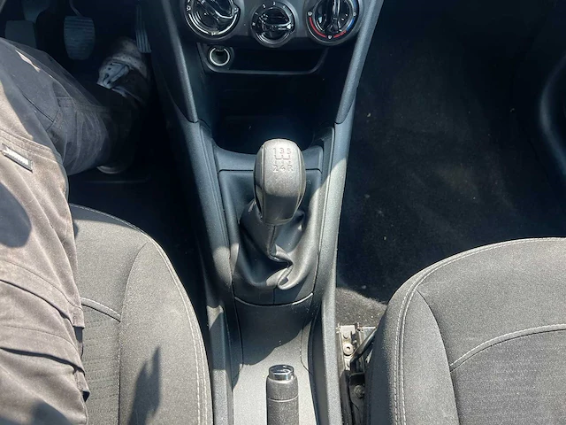 Peugeot - 2014 - 208 - personenauto - afbeelding 20 van  27