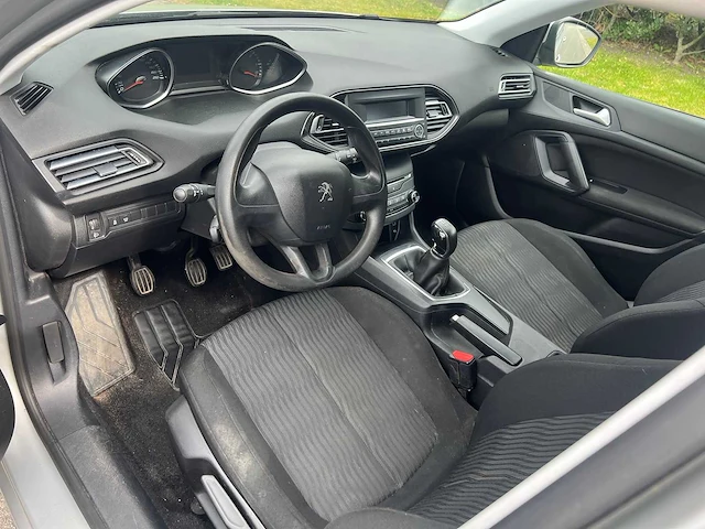 Peugeot - 2016 - 308 - personenauto - afbeelding 16 van  31
