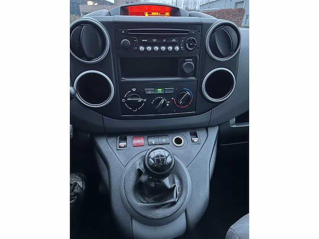 Peugeot - 2016 - partner - personenauto - afbeelding 10 van  18