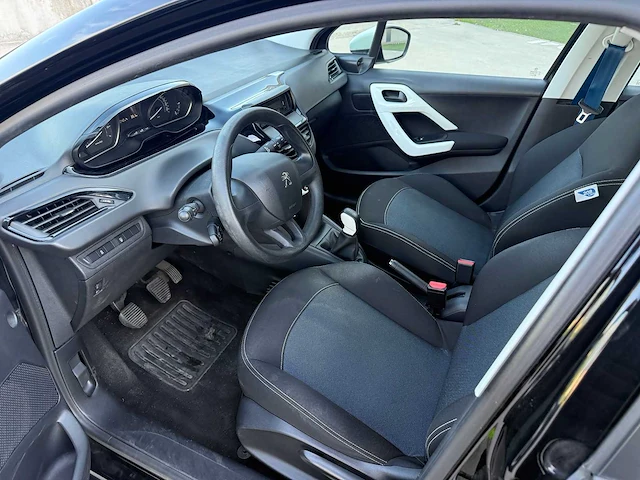 Peugeot - 2017 - 208 - personenauto - afbeelding 5 van  22