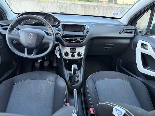 Peugeot - 2017 - 208 - personenauto - afbeelding 8 van  22