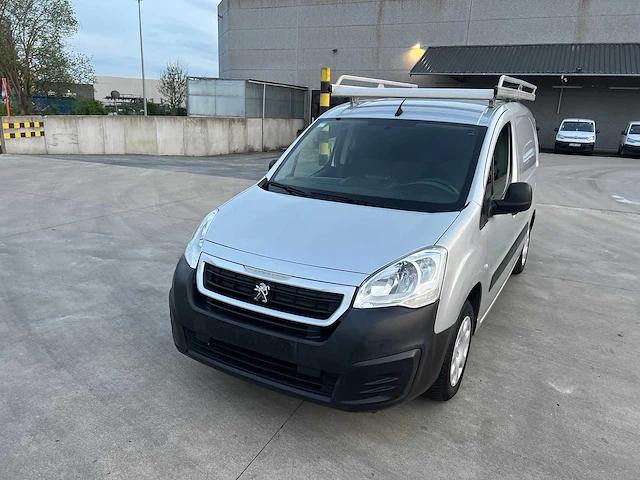 Peugeot - 2018 - partner - personenauto - afbeelding 11 van  18