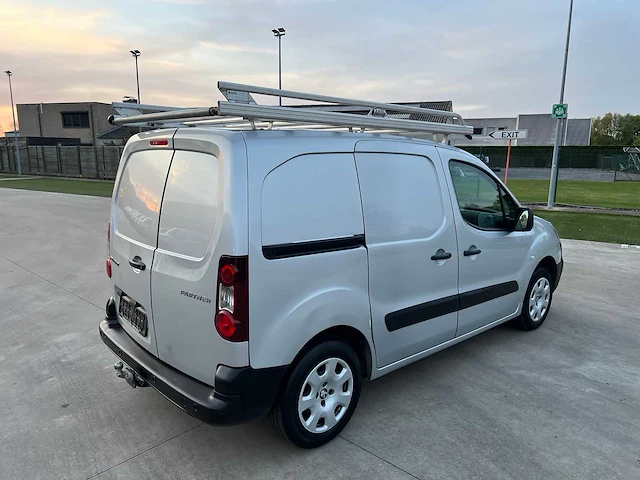Peugeot - 2018 - partner - personenauto - afbeelding 15 van  18