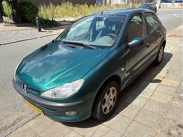 Peugeot - 206 - 1.4 gentry - car - 2001 - afbeelding 14 van  18