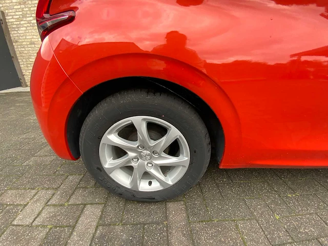 Peugeot - 208 - c - car - 2018 - afbeelding 10 van  26