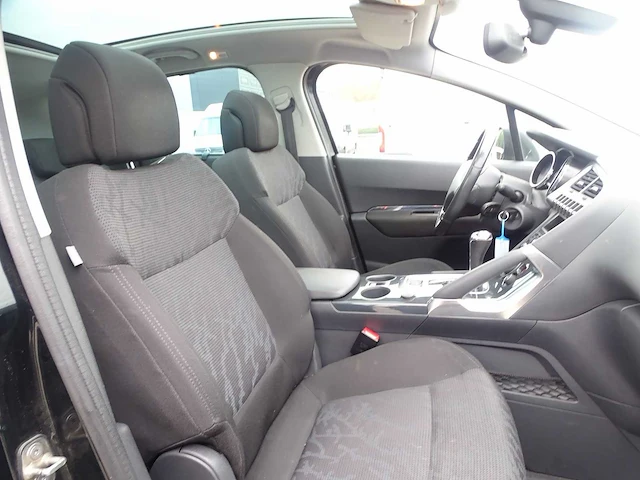 Peugeot - 3008 - personenauto - afbeelding 4 van  25