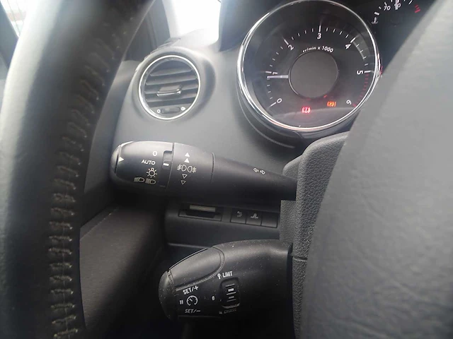 Peugeot - 3008 - personenauto - afbeelding 14 van  25